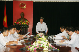 Đồng chí Trần Đăng Ninh, Phó Chủ tịch UBND tỉnh chủ trì cuộc họp.