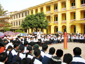 Học sinh trường THPT huyện Lương Sơn giao lưu ngoại khóa về SKSS.