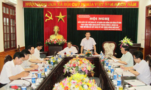 Đồng chí Đoàn Văn Thu, Bí thư Đảng ủy Khối các cơ quan tỉnh phát biểu chỉ đạo hội nghị.