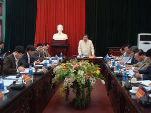 Đồng chí Hoàng Việt Cường, Bí thư Tỉnh ủy phát biểu kết luận cuộc họp.