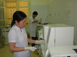 Đội ngũ cán bộ y tế Bệnh viện ĐKKV Mai Châu ngày càng được học hỏi, tiếp cận với các thiết bị, công nghệ mới; từng bước đáp ứng được yêu cầu khám chữa bệnh trên địa bàn.