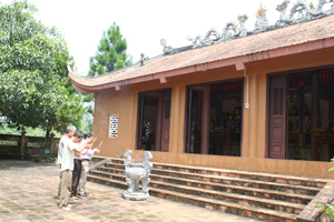 Điểm du lịch văn hoá tâm linh chùa Khánh, xã Yên Thượng thu hút đông đảo du khách vào dịp đầu năm.