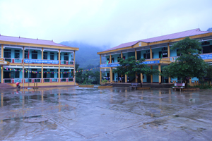 Trường học là 1 trong 2 tiêu chí xã Đồng Chum (Đà Bắc) hoàn thành theo chương trình xây dựng NTM hiện nay. Ảnh: Trường THCS xã Đồng Chum.