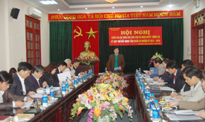 Đồng chí Hoàng Minh Tuấn, Trưởng Ban Tổ chức Tỉnh ủy, Trưởng Ban Pháp chế- HĐND tỉnh điều hành hội nghị.