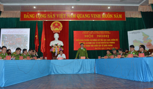 Khung diễn tập huyện Mai Châu thực hành hội nghị ra Nghị quyết chuyển địa phương vào các trạng thái Quốc phòng.

 
