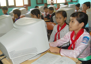 Trường phổ thông dân tộc nội trú Đà Bắc được đầu tư trang thiết bị đáp ứng nhu cầu giảng dạy - học tập của giáo viên và học sinh.