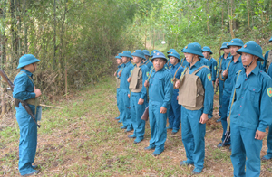 Lực lượng dân quân cơ động xã Hợp Thịnh (Kỳ Sơn)  kết hợp chặt chẽ giữa huấn luyện với rèn luyện, chấp hành  kỷ luật, xây dựng nền nếp chính quy.