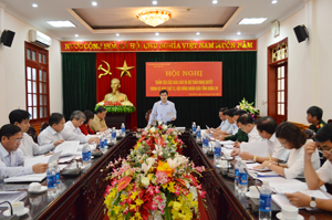 Đồng chí Hoàng Minh Tuấn, UVTV Tỉnh ủy, Trưởng Ban Tổ chức Tỉnh ủy, Trưởng Ban Pháp chế chủ trì hội nghị.