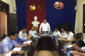 Lãnh đạo Ban Nội chính Tỉnh uỷ chủ trì kiểm tra tại TAND Lương Sơn.

