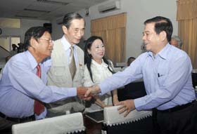 Chủ tịch nước Nguyễn Minh Triết gặp gỡ cử tri Quận 1.