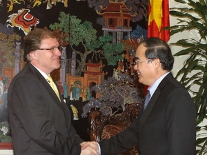 Phó Thủ tướng Nguyễn Thiện Nhân tiếp Quốc vụ khanh CHLB Đức.