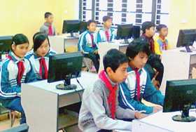 Trường THCS thị trấn Kỳ Sơn có đầy đủ cơ sở vật chất phục vụ tốt việc dạy và học.