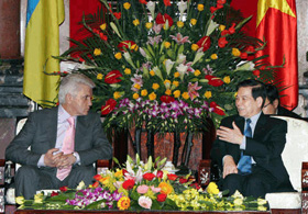 Chủ tịch nước Nguyễn Minh Triết tiếp Chủ tịch QH U-crai-na V.Lít-vin
