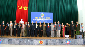 BCH Hội Cựu TNXP khoá II ra mắt đại hội.