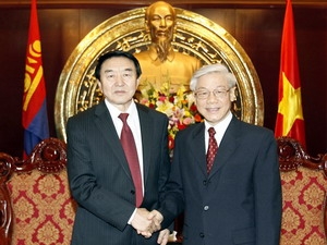 Chủ tịch Quốc hội Nguyễn Phú Trọng đón tiếp Chủ tịch Quốc hội Mông Cổ Damingiin Demberel.