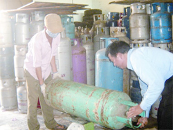 Vụ “siêu gian lận” gas tại số 560/12 Trường Chinh, P.13, Q.Tân Bình bị QLTT TP.HCM bắt quả tang