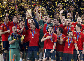 Đánh bại Hà Lan 1-0 sau 120 phút nghẹt thở, ĐT Tây Ban Nha đã giành chức vô địch World Cup 2010 một cách xứng đáng bằng lối chơi tiqui-taca đầy quyến rũ