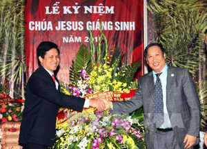 Phó Thủ tướng Phạm Gia Khiêm tới chúc mừng Hội Thánh Tin Lành miền Bắc.