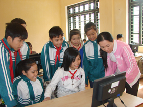 Trường THCS Mông Hóa (Kỳ Sơn) được đầu tư xây dựng khang trang, tạo điều kiện cho học sinh học tập