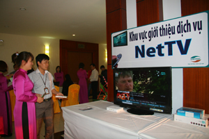 Chi nhánh Viettel tại Hòa Bình quảng bá, giới thiệu sản phẩm NetTV Viettel.