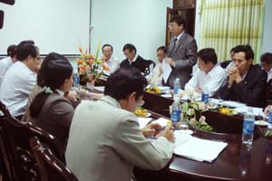 Đồng chí Bùi Văn Cửu, Phó Chủ tịch Thường trực UBND tỉnh phát biểu kết luận buổi làm việc.