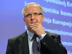 Ủy viên châu Âu về dịch vụ kinh tế và tiền tệ Olli Rehn phát biểu tại hội nghị bộ trưởng tài chính châu Âu.
