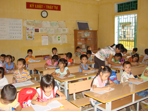 Phong trào luyện viết chữ đẹp của trường tiểu học Hòa Sơn (Lương Sơn) được duy trì và phát huy hiệu quả cao.