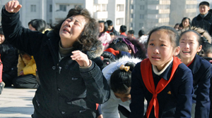 Người dân ở Bình Nhưỡng khóc thương ông Kim Jong Il.