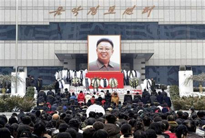 Người dân Triều Tiên tưởng nhớ Chủ tịch Kim Jong-il.


