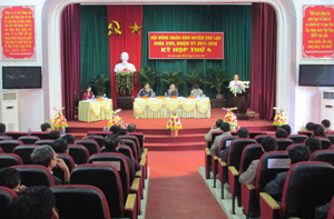 Toàn cảnh hội nghị kỳ họp thứ 4, HĐND huyện Tân Lạc khóa XVIII, nhiệm kỳ 2011 - 2016.