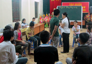 Trung tâm HTCĐ xã Thống Nhất (TPHB) tổ chức chuyên đề phòng, chống ma túy thu hút thanh, thiếu niên trên địa bàn tham gia.