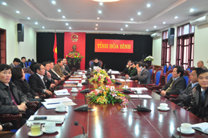 Tại đầu cầu tỉnh ta, đồng chí Phó Chủ tịch UBND tỉnh Nguyễn Văn Dũng chủ trì hội nghị.