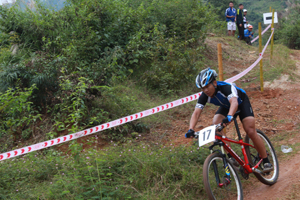 VĐV Nguyễn Văn Quang (Hoà Bình), góp công vào thành tích 3 huy chương vàng xe đạp địa hình. Riêng cá nhân VĐV này đoạt 2/3 huy chương vàng và 1 huy chương đồng.