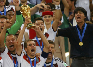 Đội tuyển Đức lần thứ tư bước lên đỉnh vinh quang, là đội tuyển châu Âu đầu tiên đoạt Cúp vàng ở Nam Mỹ. 
