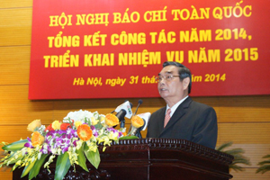 Đồng chí Lê Hồng Anh, Ủy viên Bộ Chính trị, Thường trực 
Ban Bí thư phát biểu chỉ đạo Hội nghị. (Ảnh: Quang Thái)
 
