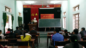 Quang cảnh lớp tập huấn tại huyện Kim Bôi.

