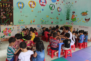 Một bữa ăn chính đảm bảo về chế độ dinh dưỡng cho trẻ 5 tuổi tại trường mầm non Hoa Mai,  thị trấn Đà Bắc (Đà Bắc).