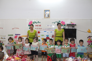 Từ nguồn quỹ khuyến học của nhà trường, trường mầm non tư thục Sao Mai khen thưởng cho các bé cháu ngoan Bác Hồ xuất sắc năm học 2014 – 2015.
