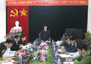 Đồng chí Trần Đăng Ninh, Phó Bí thư TT Tỉnh ủy chủ trì buổi làm việc với Huyện uỷ Kim Bôi.