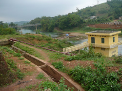 Trạm bơm xóm Bưng, xã Hương Nhượng (Lạc Sơn) được xây dựng góp phần điều tiết nước phục vụ sản xuất