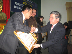 Năm 2009, ngành NN&PTNT có 3 tập thể và 65 các nhân được tặng thưởng Bằng khen của Thủ tướng Chính phủ./.