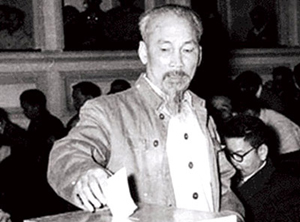 Chủ tịch Hồ Chí Minh- công dân số 1 bỏ phiếu bầu cử Quốc hội nước Việt Nam Dân chủ Cộng hòa.