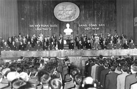 Đoàn chủ tịch Đại hội Đại biểu toàn quốc lần thứ V của Đảng.