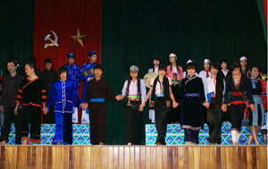 36 thí sinh nam, nữ tham gia trình diễn trang phục dân tộc