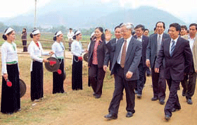 Chủ tịch Quốc hội Nguyễn Phú Trọng thăm và làm việc tại tỉnh ta (từ ngày 15-17/12/2007).
