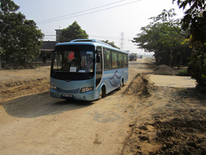 Tuyến quốc lộ 12B, đoạn qua xã Yên Lạc xuống cấp nghiêm trọng  tiềm ẩn nguy cơ gây mất ATGT.