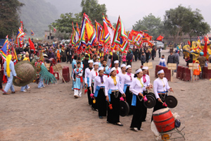 Lễ hội chùa Tiên tổ chức hàng năm thu hút hàng vạn khách tham quan. Ảnh: M.T