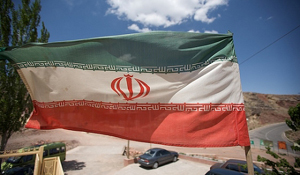Tranh chấp giữa Iran và các quốc gia phương Tây đang leo thang sau khi Tehran hôm qua cảnh báo sẽ ngừng bán dầu cho “một số nước”.
