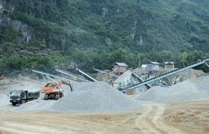 Công ty TNHH Trung Dũng (Yên Thủy) khắc phục khó khăn hoàn thành tốt nghĩa vụ nộp ngân sách năm 2012.