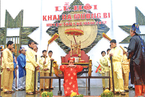 Nghi lễ cổ truyền được phục dựng tại lễ hội Khai hạ Mường Bi.